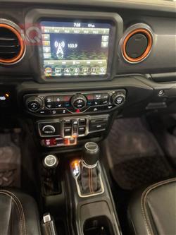 جيب جلاديتور